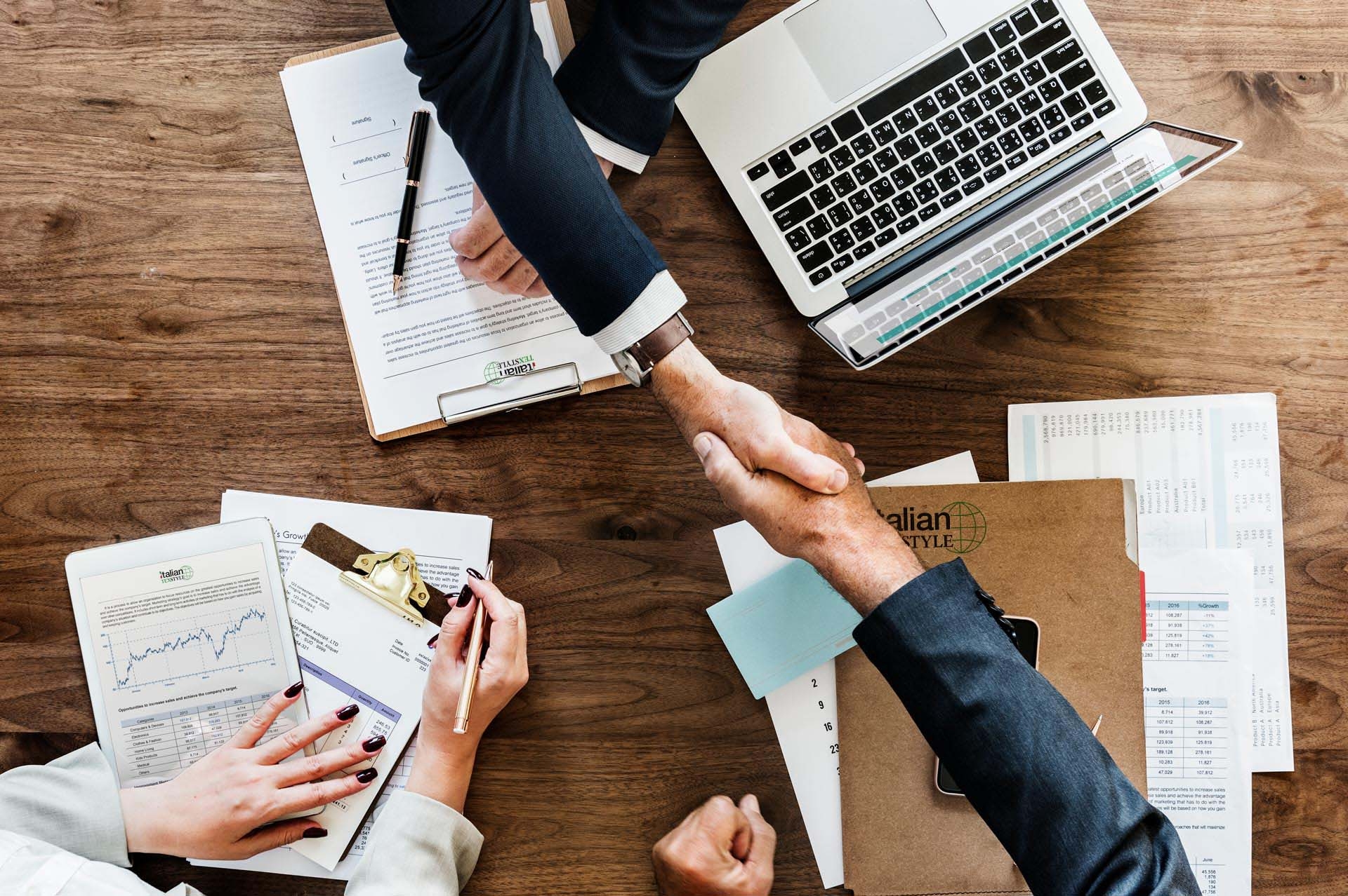 4business-people-shaking-hands-together5